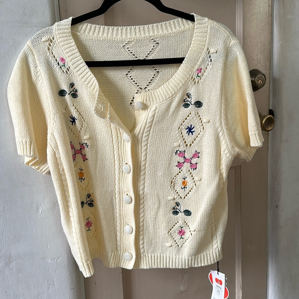 Embroidered flower cardigan